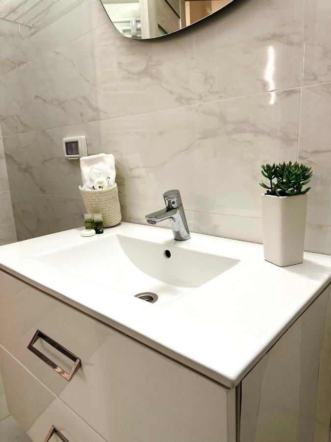 Victory Luxury Apartments 데포리노드 외부 사진